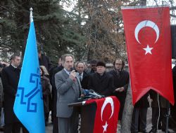 Akif rahmet ve minnetle anıldı